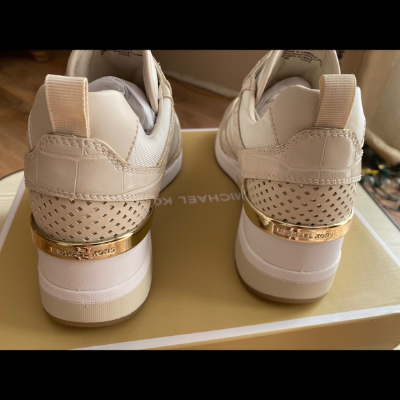 NWT MK Crista Canvas & Crocodile Embossed Trainer - Picture 5 of 10